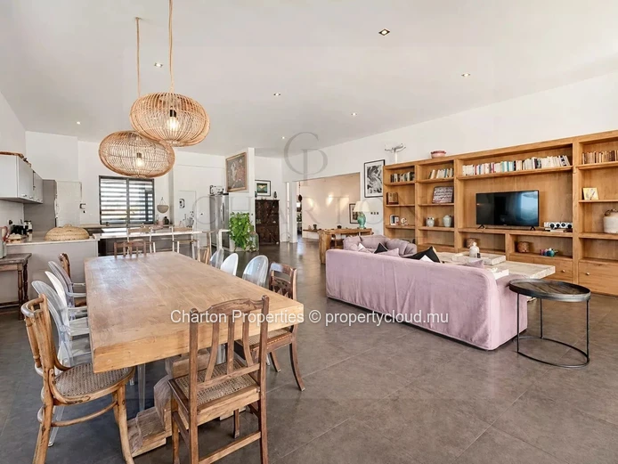 Penthouse d’exception pieds dans l’eau à Péreybère