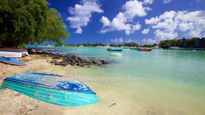 198 toise of residential land in the heart of Grand Baie 
