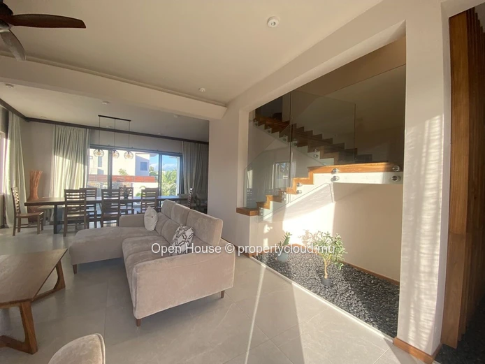 For rent - New fully furnished villa - 4 en-suite bedrooms - swimming pool - garage - near the sea - Trou aux Biches