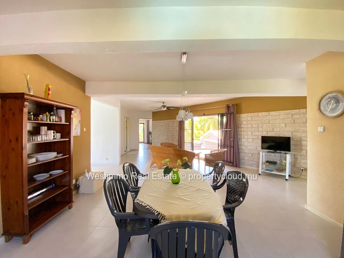 Appartement meublé de 3 chambres avec terrasse à louer à Grand Gaube, île Maurice