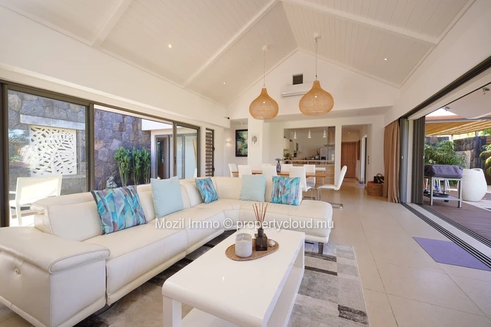 Superbe villa rénovée de 4 chambres 