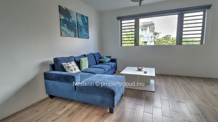 Appartement 2 pièces de 115m², idéalement situé au centre de Curepipe.