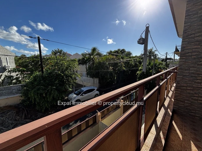 4-Bedroom House With Rooftop Near The Beach – Pereybere