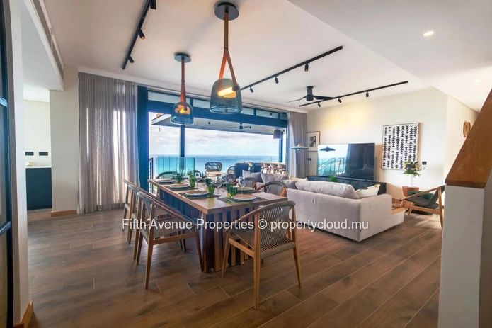 BLACK RIVER– Prestigious 5-Bedroom villa