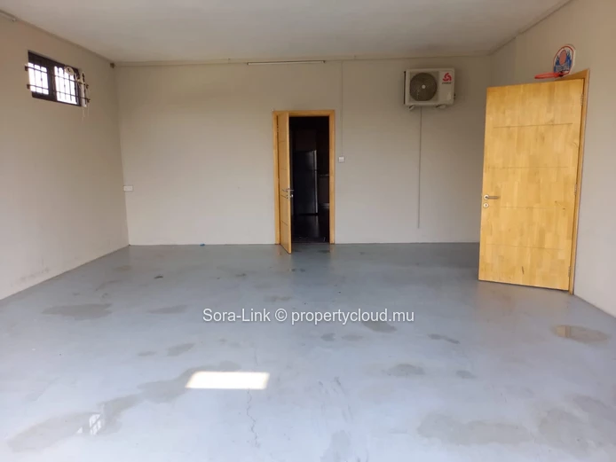 Beautiful villa close to the petrol station which offers mountain views 