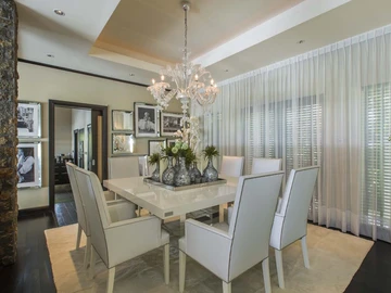 5 Bedroom Villa