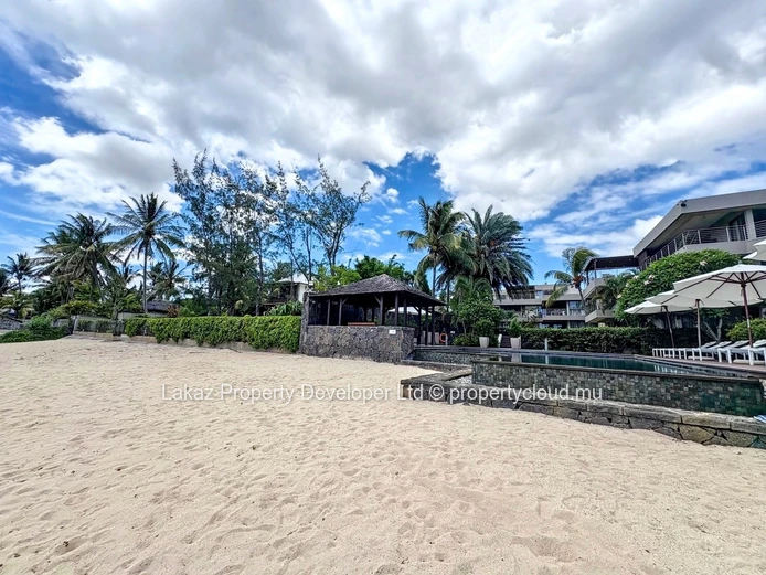 Spacious 4-Bedroom Beachfront Apartment in Pointe aux Biches!