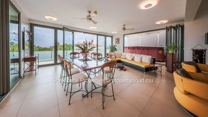 Penthouse d’Exception en Bord de Mer à Deux Pas de la Plage