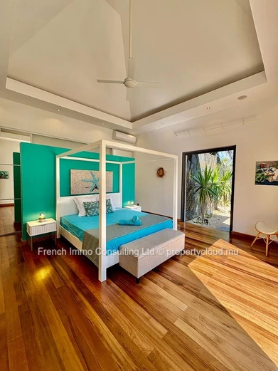 Villa d'exception, 495 M2 habitable, 1040 M2 de jardin tropical a Pereybere 