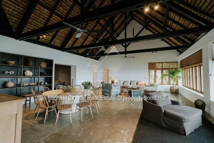 Villa in the south of the island LE CAMPEMENT