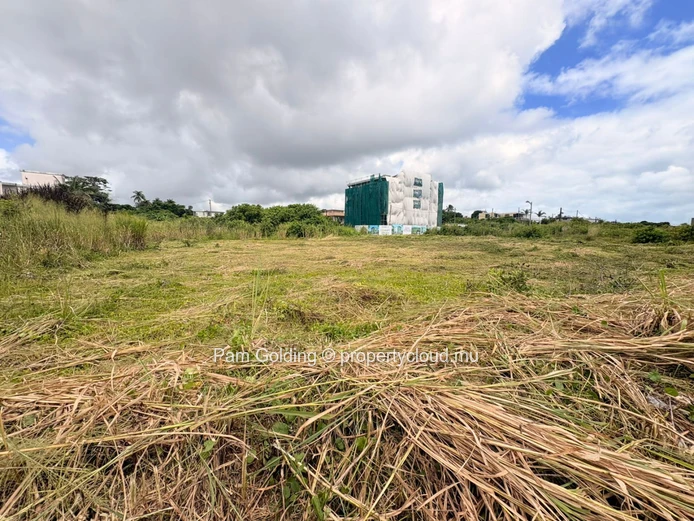 Terrain à bâtir de premier choix à vendre à Highland Rose – Potentiel exceptionnel pour un projet commercial et à usa...