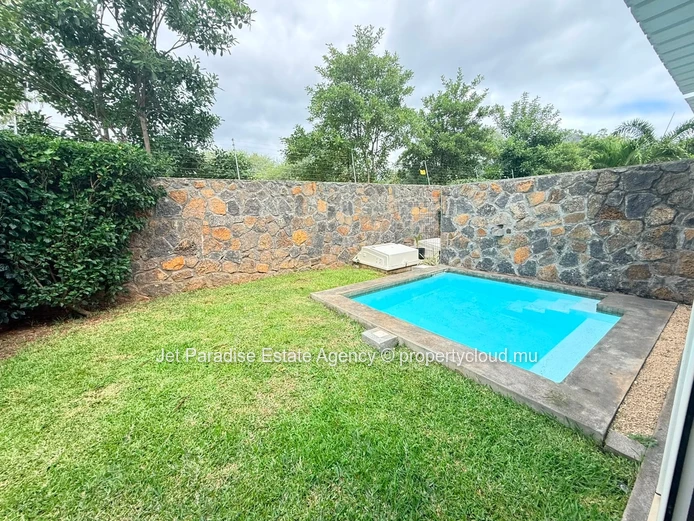 Maison de Ville Moderne avec Piscine Privée – Accessible aux Acheteurs Étrangers