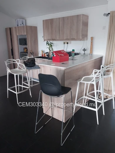 Villa familiale 4 chambres avec piscine à vendre – Village des Pêcheurs, Rivière Noire