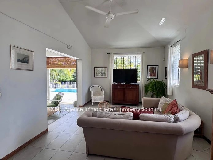 Authentique maison mauricienne sur un vaste terrain tropical avec piscine