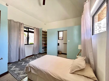 5 Bedroom Villa