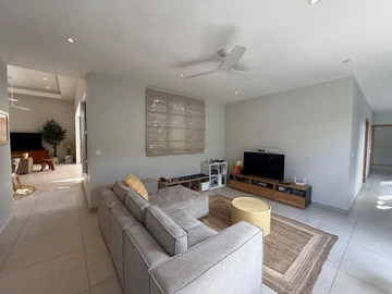 4 Bedroom Villa