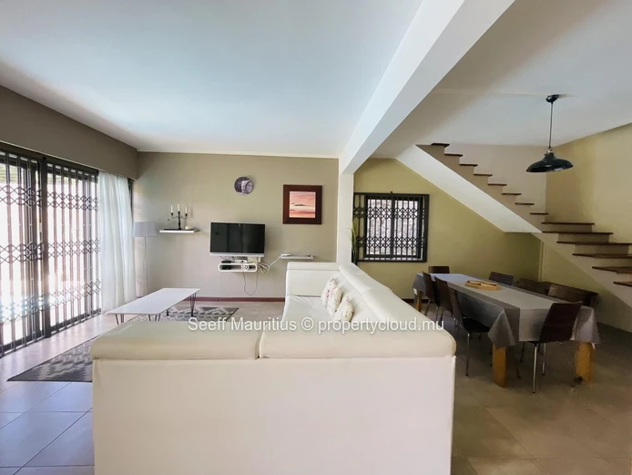 Villa Exquise Meublée avec Piscine Privée à Calodyne