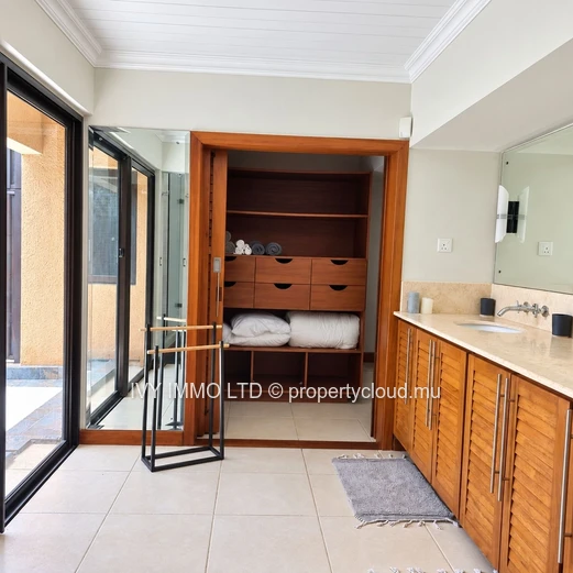 For Rent – Luxury 3-Bedroom Villa In Pereybere, North Coast