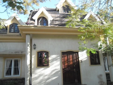 7 Bedroom House