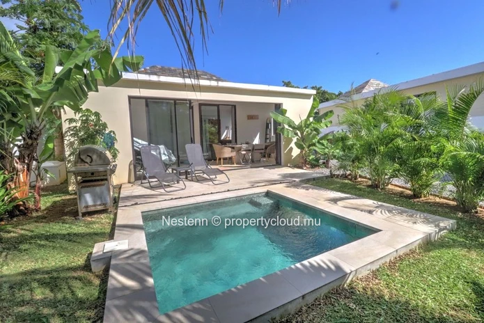Charmante villa tropicale de 2 chambres avec piscine et jardin privés