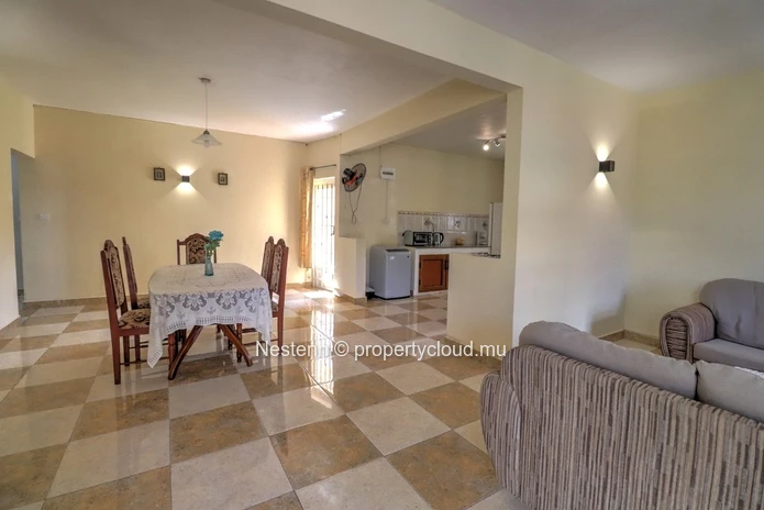 Maison au  rez-de-chaussée avec 3 chambres