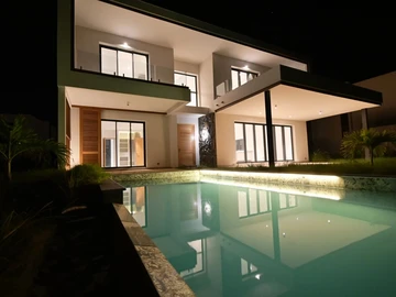 4 Bedroom Villa