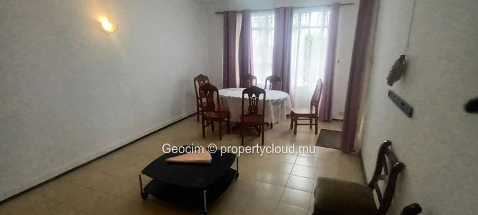 Quatre Bornes Morc St Jean close to Trianon's Metro Express station. Fully furnished 3 bedrooms ground floor flat. Te... (Sole Mandate)