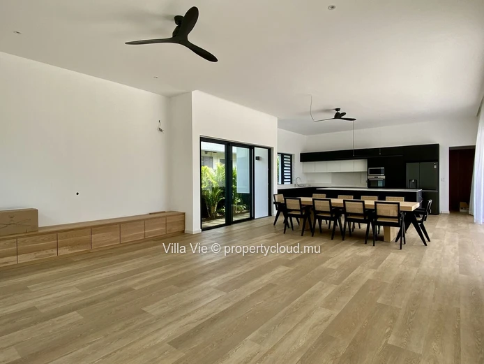 Belle Vue - Beautiful newly built modern 4-bedroom house with infinity pool