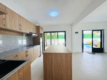 4 Bedroom Villa
