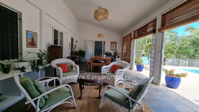 Péreybère - Maison familiale de 3 chambres avec piscine et grand jardin