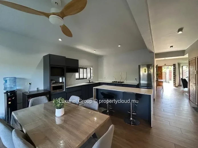 Elegant Villa with Master Suite and Outdoor Living Areas