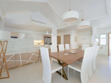 4 Bedroom Villa
