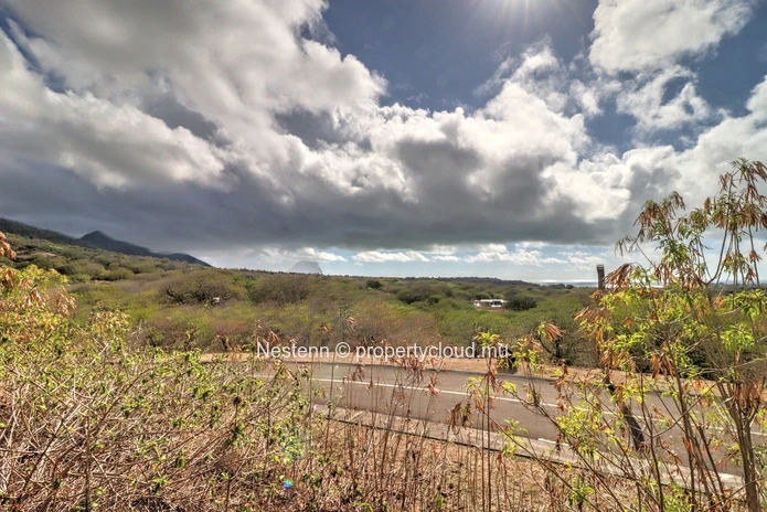Beautiful residential plot of 2157 m2 offering sea 