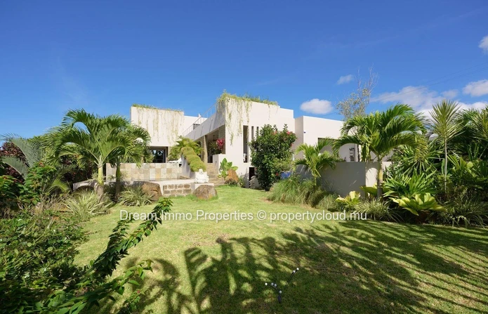 Sublime Villa Avec Vue Panoramique Sur La Nature A Grand Baie - Ile Maurice