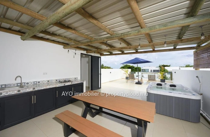 Penthouse de haut standing offrant 3 chambres avec vue sur mer à Trou aux Biches