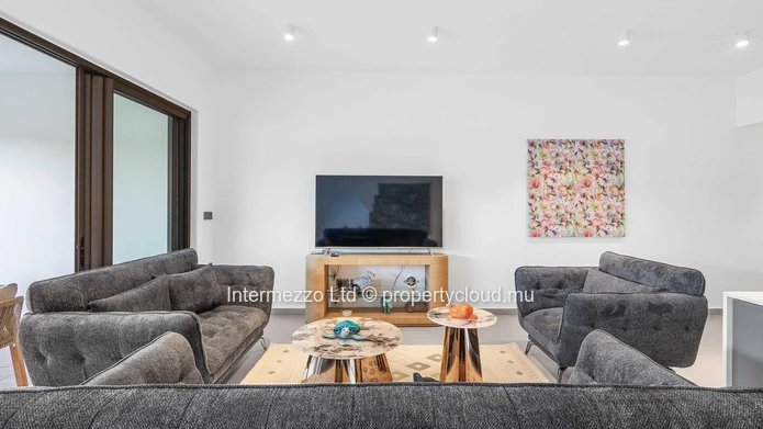 Furnished 3 En-Suite Bedroom Apartment – Pereybere, Mauritius | 201 m² | Garden & Private Plunge Pool | Airbnb 4.90/5...