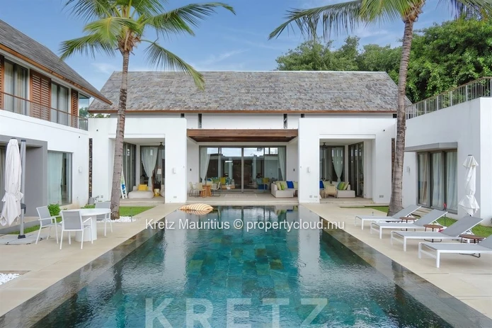 Exceptional Island Signature Villa in the Heart of the Golf Estate