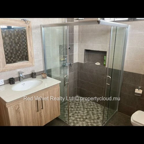 Luxury 4-Bedroom Furnished House for Rent – Le Bout du Monde, Ebène – 390 m²