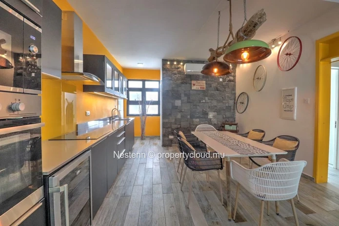 Appartement moderne de 3 chambres à deux pas de la plage 
