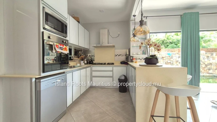 Charming villa to rent in the heart of Forêt Daruty