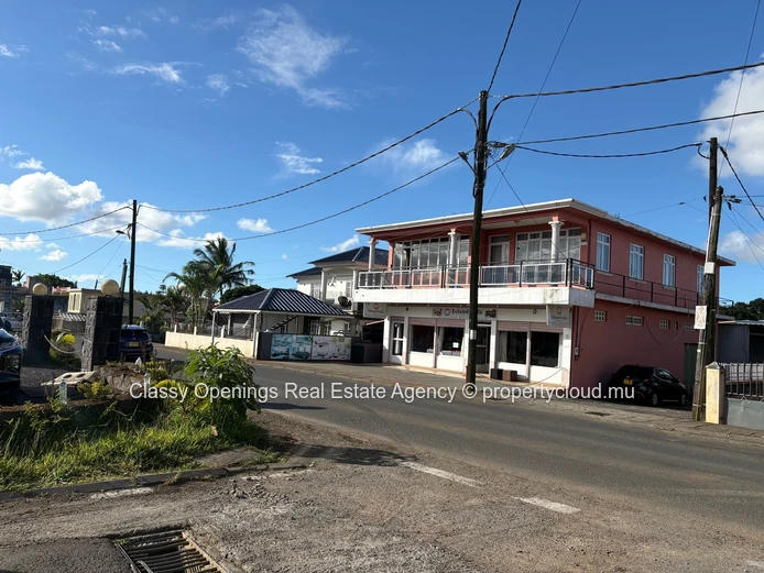 Terrain 372 m² à La Marie — proche arrêt de bus, écoles, commerces