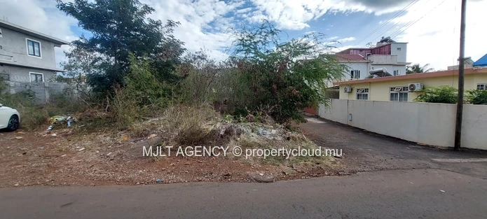 Terrain résidentiel - 570 m² Pointe aux Sables, Ouest