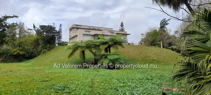 Prime property for sale in the heart of Curepipe