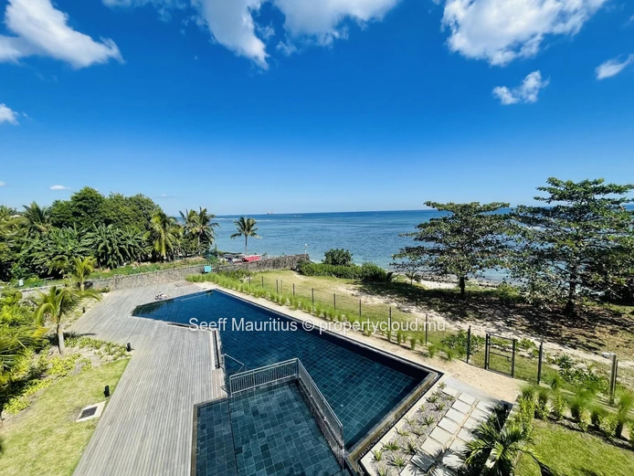 Penthouse exquis en bord de mer avec de magnifiques vues panoramiques sur la mer