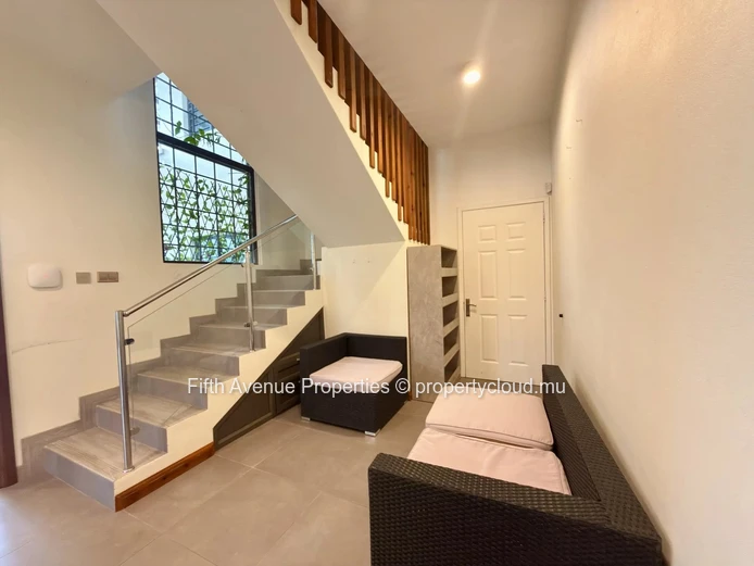 Highlands - 5-Bedroom Family House with Attached Independent Apartment