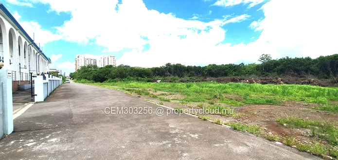 Terrain commercial à vendre – 44 Perches, Phoenix