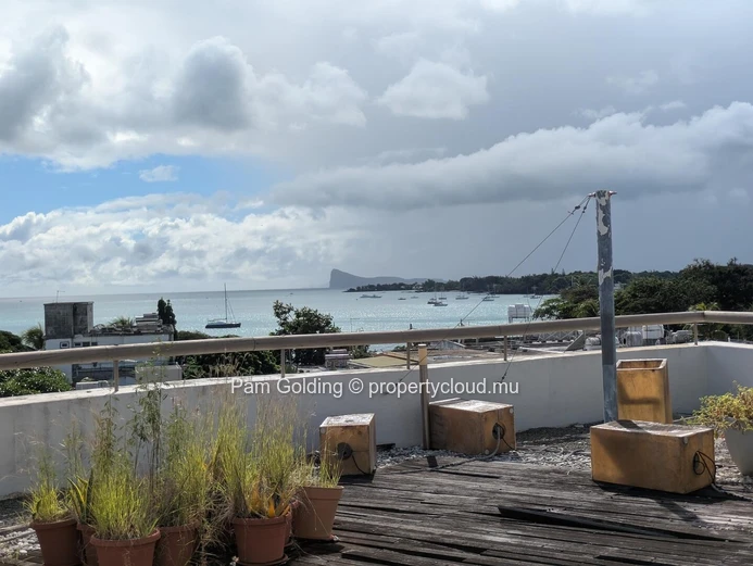 Grand Baie - Espace Bureau à vendre – Pam Golding Mauritius