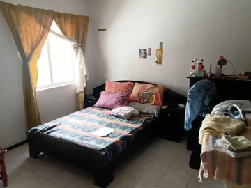 6 Bedroom House