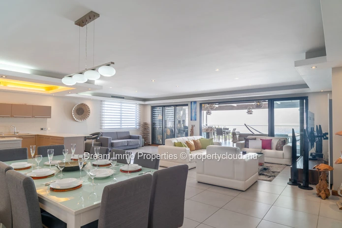 Penthouse exclusif en front de mer de 3 chambres avec vue panoramique à Pointe aux Biches – Ile Maurice