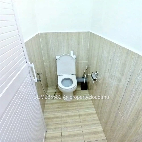 Maison entièrement meublée de 3 chambres à coucher au rez-de-chaussée à louer à Curepipe
